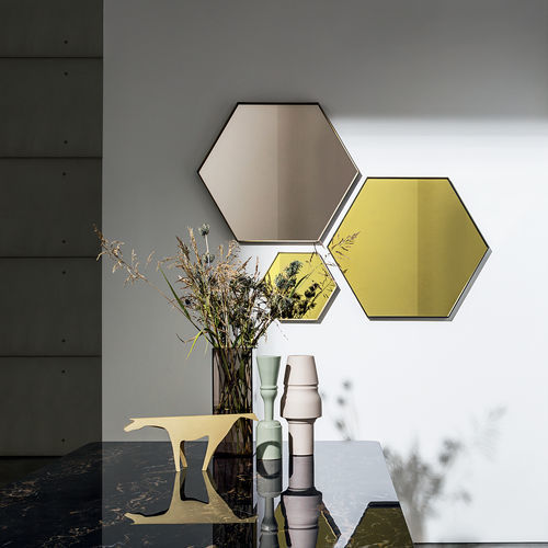 Espelho de parede - VISUAL - Sovet Italia - para espaço público / contemporâneo / hexagonal