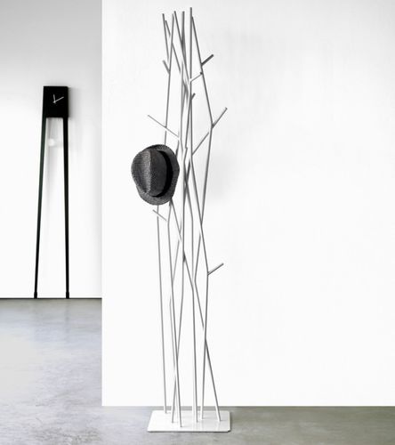 Cabideiro de piso - LATVA - COVO - de parede / contemporâneo / em aço revestido a pó