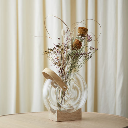 Vaso contemporâneo - HANDLE - Mater Design - em vidro soprado / em vidro borossilicato / em carvalho
