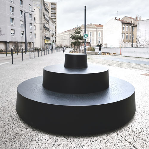Banco para espaço público contemporâneo - PPGDM - TF URBAN - em aço / com encosto / sem braços