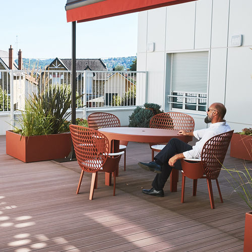 Mesa contemporânea - BRIVE - TF URBAN - em alumínio / com base em alumínio / oval