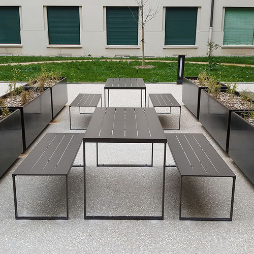 Conjunto de mesa e bancos contemporâneo - SOFT - TF URBAN - em aço / para jardim / modular