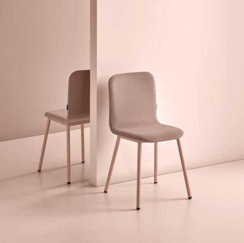 Cadeira contemporânea - PEPPER  - MOBLIBERICA - para ambiente interno / em tecido / em madeira