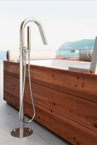 Chuveiro externo em aço inoxidável - TWIGGY BATHTUB: CS40V.M - Fontealta