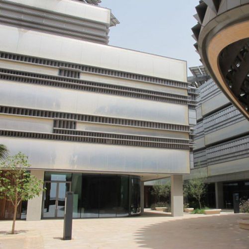 Revestimento de fachada em painéis - MASDAR INSTITUTE, ABU DHABI - Vector Foiltec - em ETFE Texlon® / perfurado / isolante