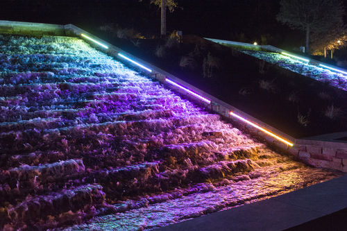 Luminária técnica saliente - LNL Spectra Series Linear Light  - Crystal Fountains - LED RGBW / linear / para ambiente externo