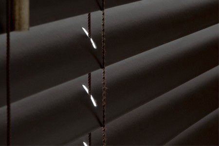 Persiana horizontal - Luxmader - para janela / em couro sintético / motorizada