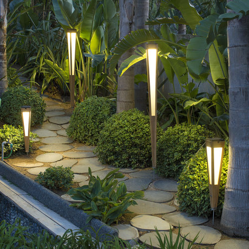 Tocha de jardim de piso - TECKA - LES JARDINS - em teca
