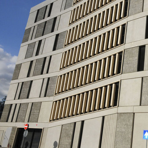 Brise em madeira - HIGHLIGHT PARKING GARAGE - Accsys Technologies - em concreto / para fachada / para janela