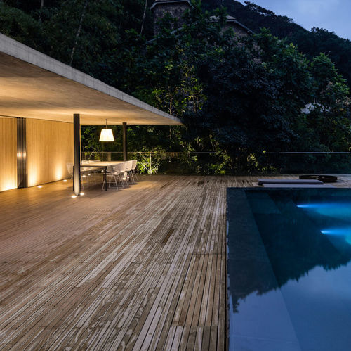 Tábua de deck em madeira - CASA DA MATA BEACH HOUSE - Accsys Technologies - efeito de madeira / da linha comercial / sustentável