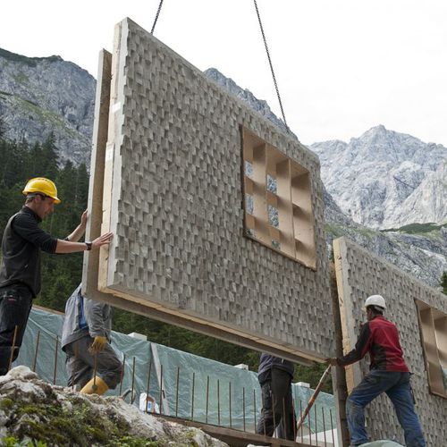 Parede dupla pré-fabricada em concreto pré-fabricado - EBAWE Anlagentechnik GmbH  - com isolamento integrado