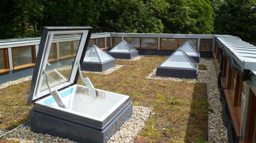 Claraboia para terraço de cobertura - ROKE PRIMARY SCHOOL - Sunsquare Limited 