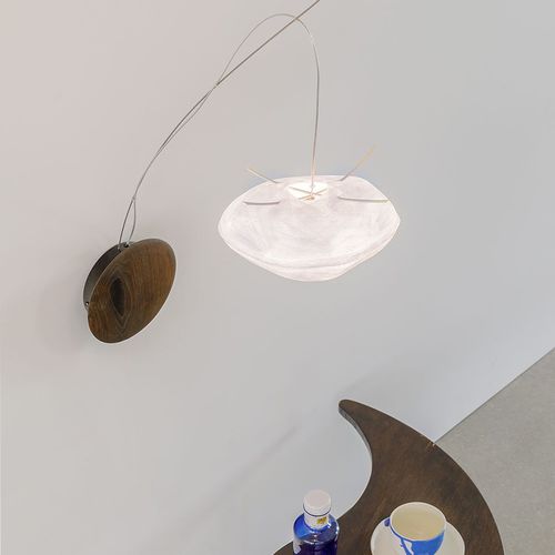 Arandela contemporânea - FIL DE COCON - CÉLINE WRIGHT  - para ambiente interno / em nogueira / em papel japonês