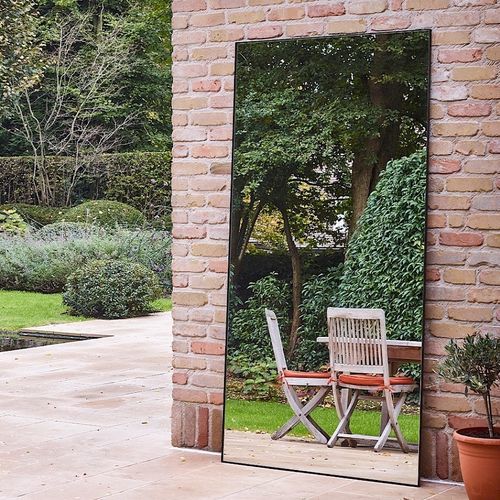 Espelho para ambiente externo - Lucka Black XL - DEKNUDT MIRRORS  - de parede / de piso / para hotel