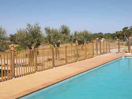 Barreira de proteção - CARMO - fixa / em madeira / para piscina