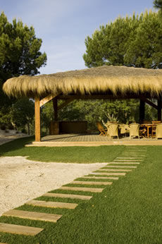 Gazebo em madeira - CARMO - com cobertura de colmo