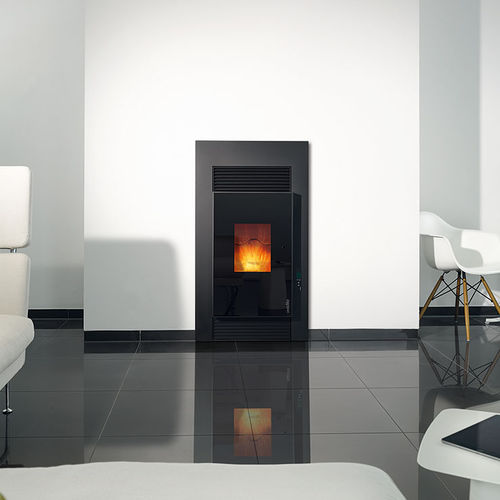 Salamandra a pellets - PE NOVA - Wodtke GmbH - 5 kW–10 kW / contemporânea / metálica