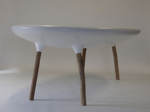 Mesa de design original - MONO - binome - de resina / de fibra de vidro / oval