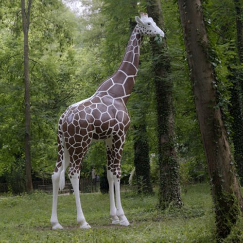 Escultura metálica - LA GIRAFE - binome - de resina / para espaço público
