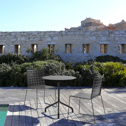 Mesa de lanchonete contemporânea - RIBALTINO - URBANTIME - em HPL / com base em aço / redonda