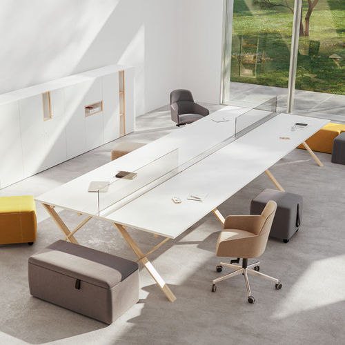 Mesa de reunião contemporânea - TX - FAMO - em madeira / com base em madeira / retangular