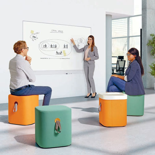 Puff contemporâneo - COLOQ - Viasit GmbH - em tecido / em espuma de poliuretano / quadrado