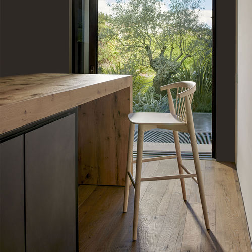 Banqueta contemporânea - NEWOOD - Haworth - em tecido / com base em madeira / estofada