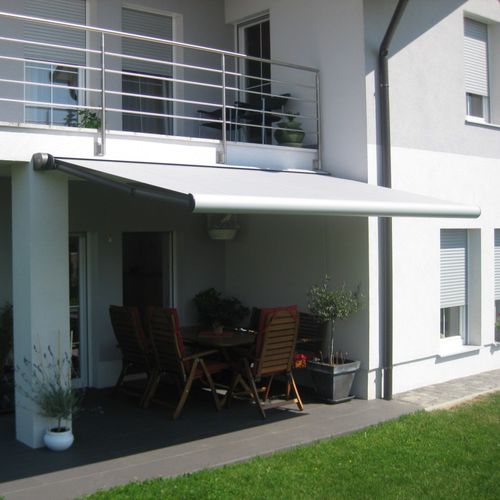 Toldo reto de braço pivotante - KUMO - Shadelab - com box / manual / motorizado