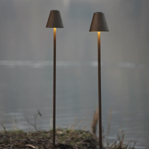Poste balizador de iluminação de jardim - AMANITA 9 - Inverlight Srl - contemporâneo / em aço inoxidável / em policarbonato