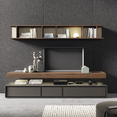 Móvel de parede contemporâneo para TV - BOOK 21 - VIVE - MUEBLES VERGE S.L. - em madeira laqueada / em nogueira / com iluminação embutida
