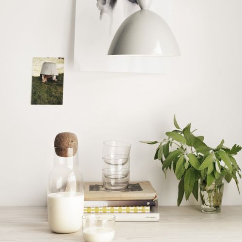 Garrafa em vidro - CORKY - Muuto - em cortiça / da linha comercial / para uso doméstico