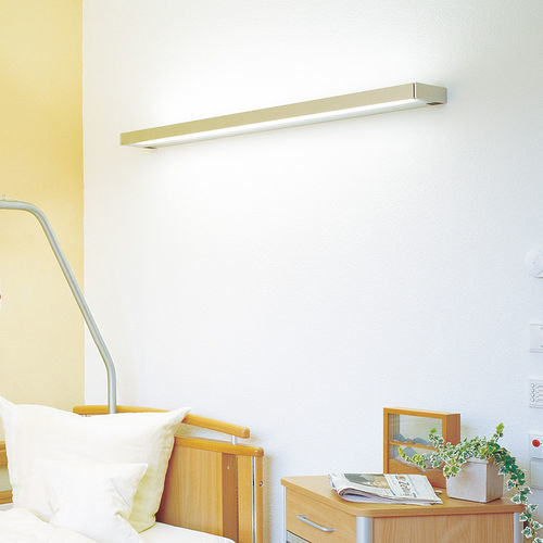 Arandela contemporânea - VANERA.bed - Herbert Waldmann GmbH & Co. KG - para ambiente interno / em alumínio / linear
