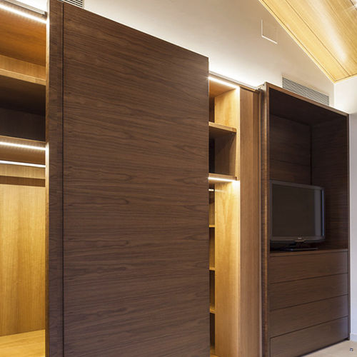 Guarda-roupa contemporâneo - FRONT TIMBER : SF-F40 - SAHECO - em madeira / com portas de correr