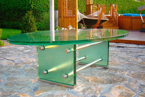 Mesa contemporânea - OUTDOOR OASIS - ThinkGlass - em vidro / redonda