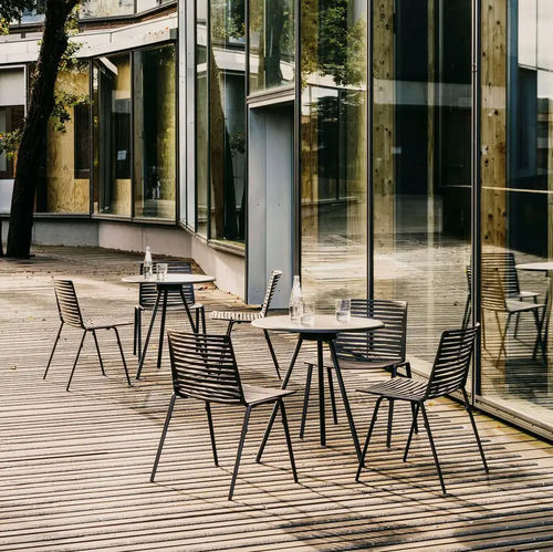 Cadeira contemporânea - ZEBRA - FAST SPA - para ambiente externo / em alumínio pintado / com base em alumínio pintado