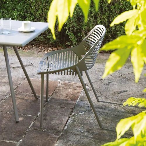 Cadeira de jardim contemporânea - NIWA - FAST SPA - para ambiente externo / em alumínio pintado / com base em alumínio pintado