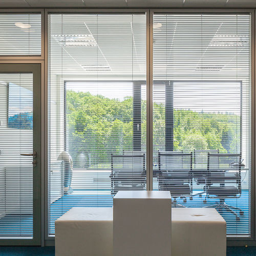 Persiana horizontal - AF 60 - HELLA - para janela / em alumínio / para ambiente externo