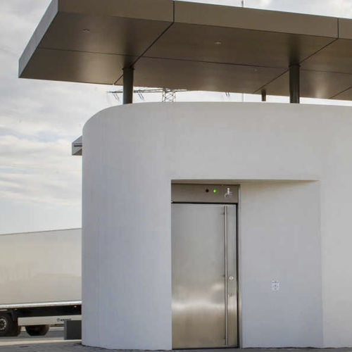Banheiro público em concreto - CAR PARK  - HERING Sanikonzept GmbH - em madeira / em HPL / múltiplo