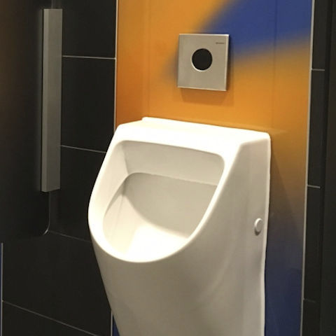 Mictório em cerâmica - HERING Sanikonzept GmbH - de parede / para escritório