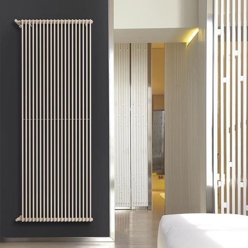 Radiador a água quente - ISLA - K8 Radiatori - 0 W–500 W / contemporâneo / em aço
