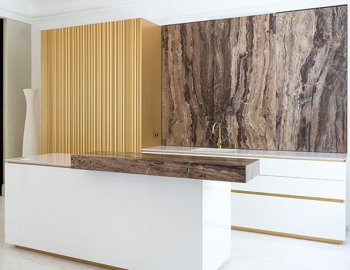 Cozinha contemporânea - 201906 - TM Italia - em madeira laqueada / em mármore / com ilha
