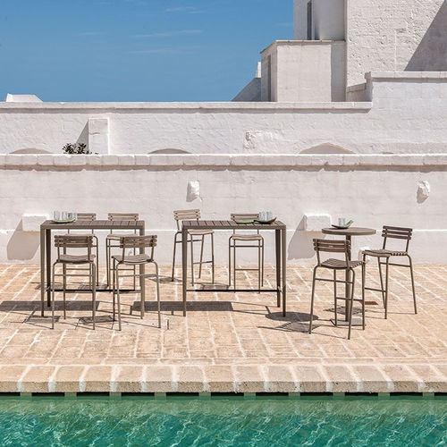 Mesa alta contemporânea - Laren - Ethimo - em teca / metálica / com base metálica