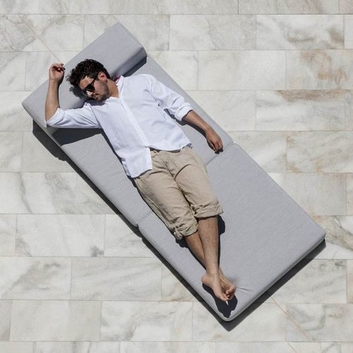 Espreguiçadeira contemporânea - LOOPSTER - april furniture - em tecido hidrorrepelente / de jardim / para piscina