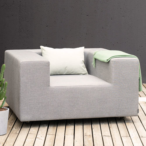 Poltrona contemporânea - LOOP - april furniture - em tecido / com almofada removível / impermeável