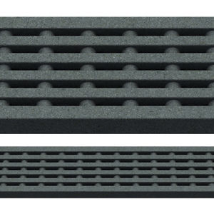 Calha de escoamento com grelha - JONITE: INTERLACE - Lateral Design Studio - em pedra / para porta