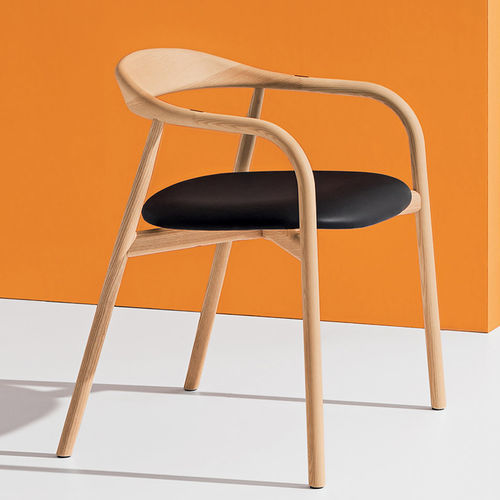 Cadeira contemporânea - AUTUMN  - DISCIPLINE - para ambiente interno / em tecido / em couro