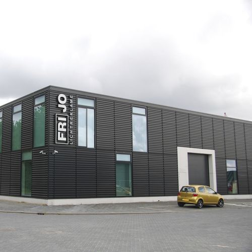 Revestimento de fachada em painéis - PRISMA® - TATA STEEL - em aço / de encaixe / liso