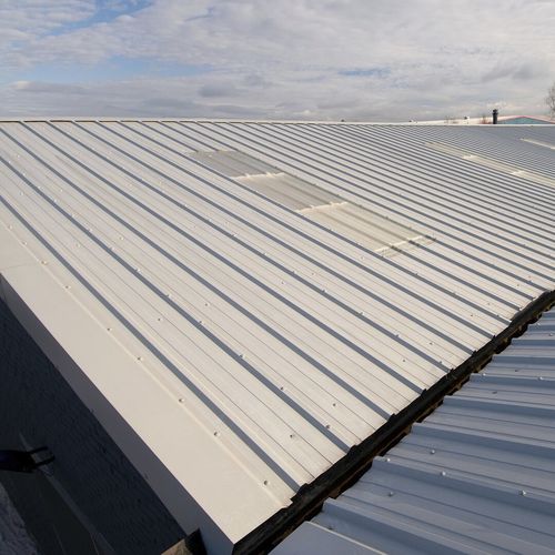 Revestimento de fachada em painéis - COLORCOAT® GP - TATA STEEL - em aço / vertical / sustentável