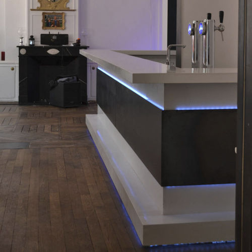 Balcão para bar - Stayconcrete - em concreto / reto / com iluminação