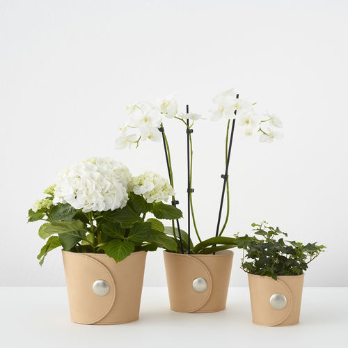 Vaso de jardim metálico - HUG - A 2 designers - em couro